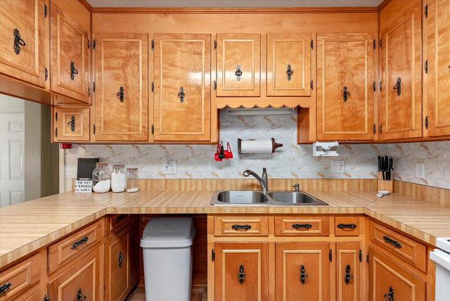 103 Dover Ct, Dothan, AL 36305