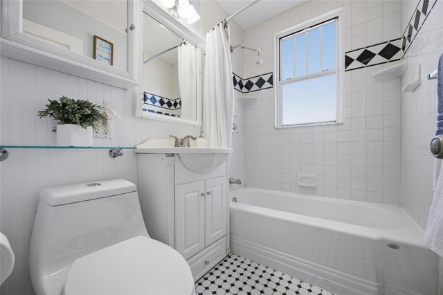 5824 GULFPORT BLVD S, Gulfport, FL 33707