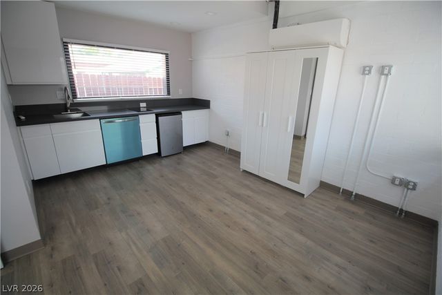 218 South 11th Street 4, Las Vegas, NV 89101