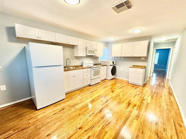 6203 Heards Lane B, Galveston, TX 77551