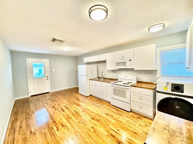 6203 Heards Lane B, Galveston, TX 77551