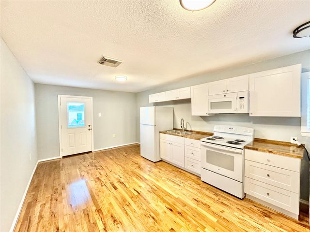 6203 Heards Lane B, Galveston, TX 77551