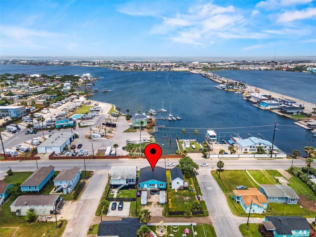 6203 Heards Lane B, Galveston, TX 77551