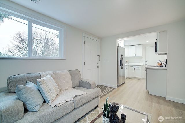 10231 36th Avenue SW, Seattle, WA 98146