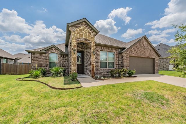 452 Wintergreen Drive, Waxahachie, TX 75165