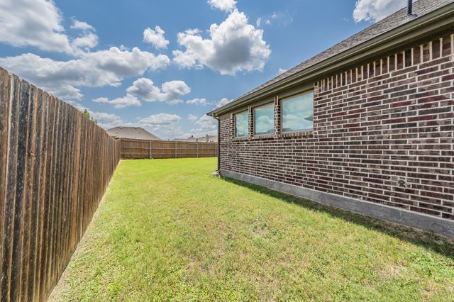 452 Wintergreen Drive, Waxahachie, TX 75165