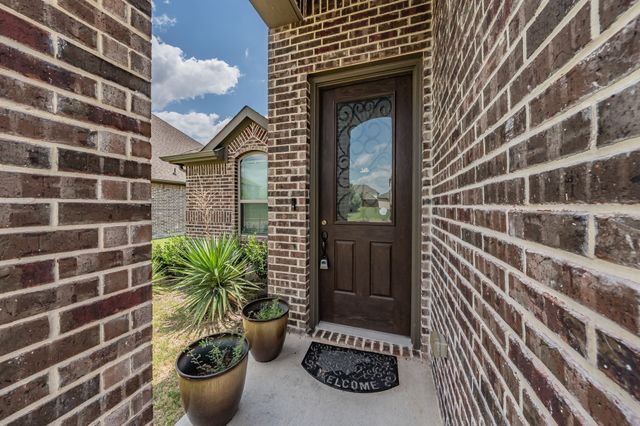 452 Wintergreen Drive, Waxahachie, TX 75165