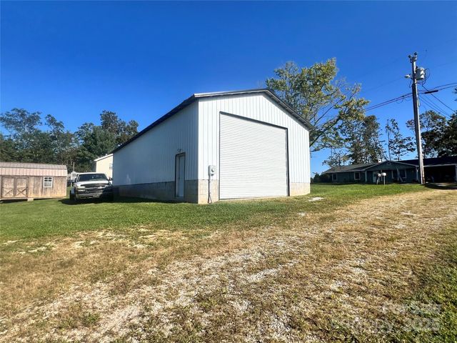 1086 Carters Ridge Road, Spruce Pine, NC 28777