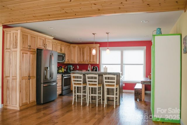 1086 Carters Ridge Road, Spruce Pine, NC 28777