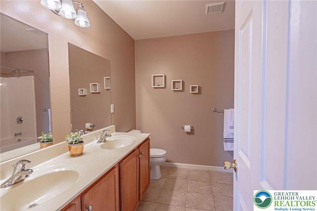 5633 Kart Drive, Allentown City, PA 18106