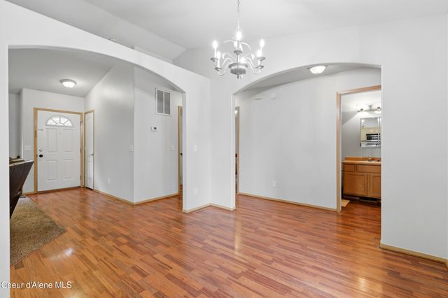 1053 W Heron AVE, Hayden, ID 83835