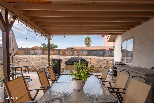6233 GRACE MADRILES Place, El Paso, TX 79932