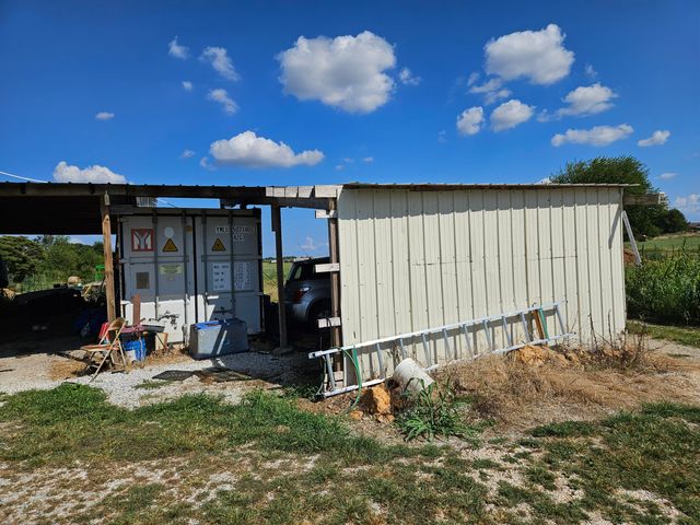 21759 Lawrence 2172, Aurora, MO 65605