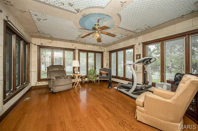 1119 Cheshire Lane, St Louis, MO 63119