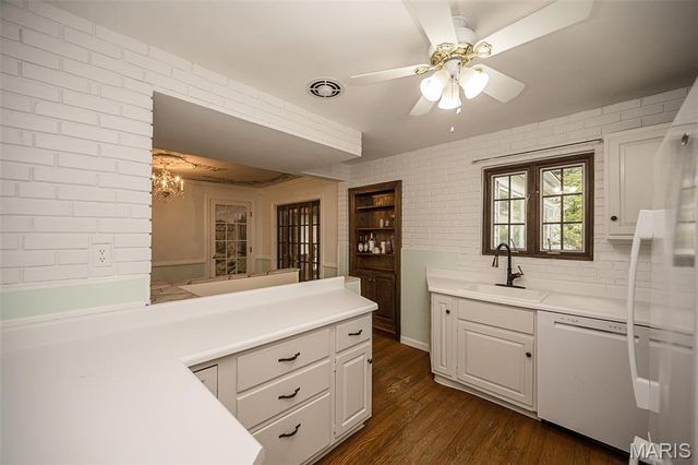 1119 Cheshire Lane, St Louis, MO 63119
