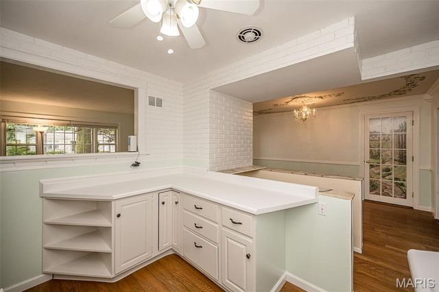 1119 Cheshire Lane, St Louis, MO 63119