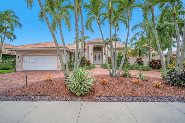 392 Coconut Cir, Weston, FL 33326