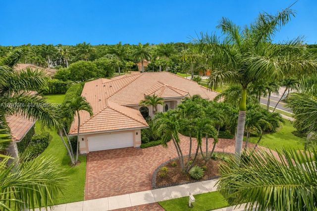 392 Coconut Cir, Weston, FL 33326