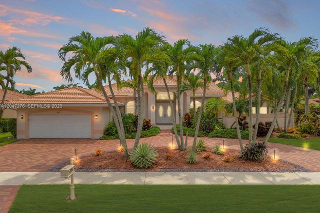 392 Coconut Cir, Weston, FL 33326