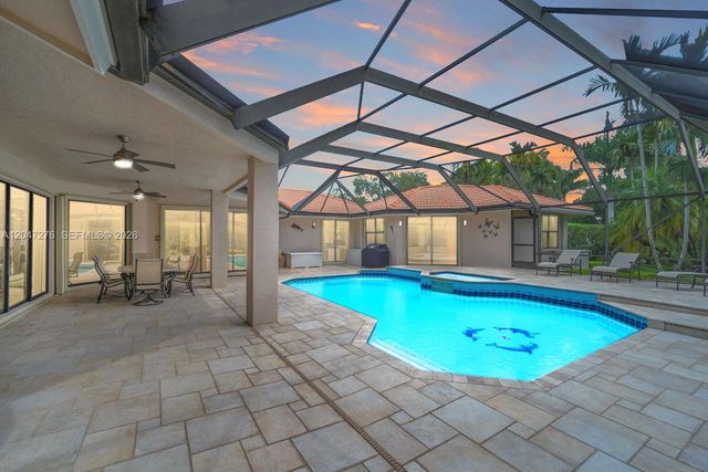 392 Coconut Cir, Weston, FL 33326