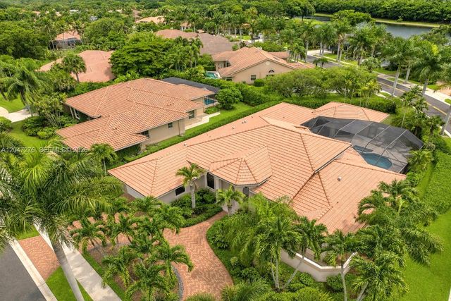 392 Coconut Cir, Weston, FL 33326