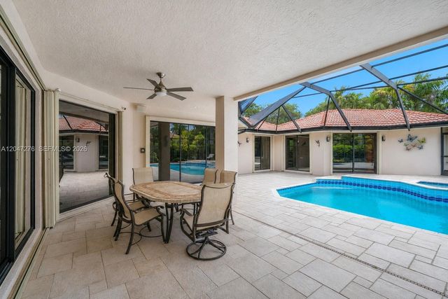 392 Coconut Cir, Weston, FL 33326