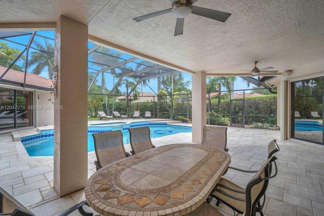 392 Coconut Cir, Weston, FL 33326