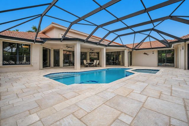 392 Coconut Cir, Weston, FL 33326