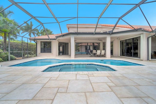 392 Coconut Cir, Weston, FL 33326