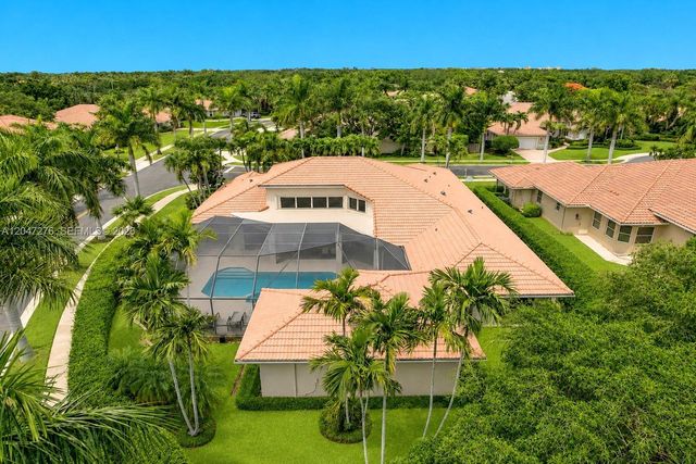 392 Coconut Cir, Weston, FL 33326