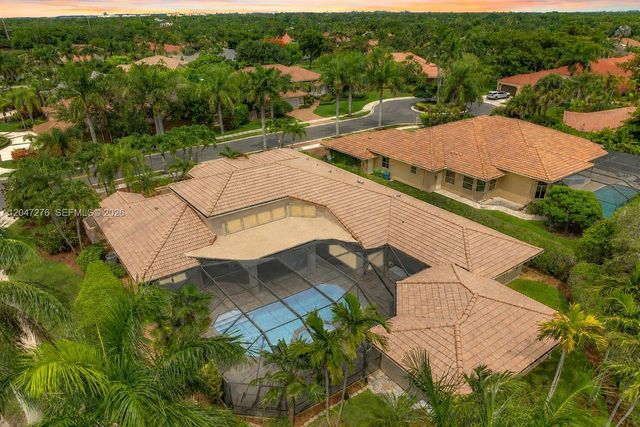 392 Coconut Cir, Weston, FL 33326
