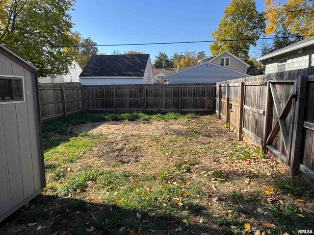 211 MCKINLEY Avenue, Bartonville, IL 61607