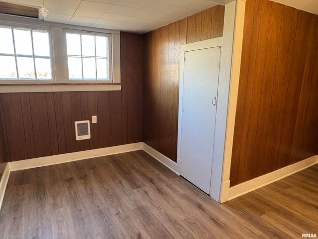 211 MCKINLEY Avenue, Bartonville, IL 61607