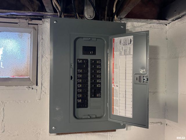 211 MCKINLEY Avenue, Bartonville, IL 61607