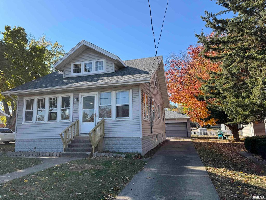 211 MCKINLEY Avenue, Bartonville, IL 61607