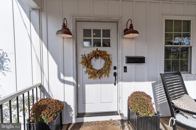 108 W MAPLE AVE, Morrisville, PA 19067