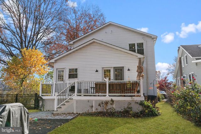 108 W MAPLE AVE, Morrisville, PA 19067