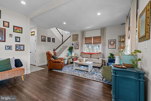 108 W MAPLE AVE, Morrisville, PA 19067