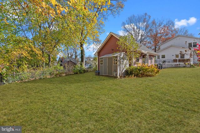 108 W MAPLE AVE, Morrisville, PA 19067