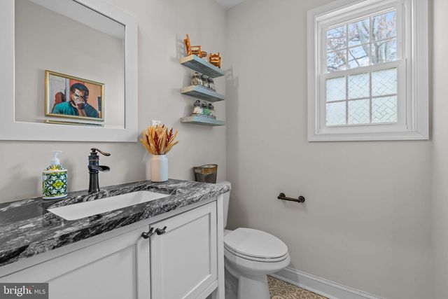 108 W MAPLE AVE, Morrisville, PA 19067