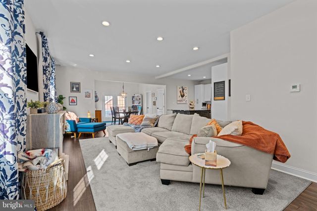 108 W MAPLE AVE, Morrisville, PA 19067