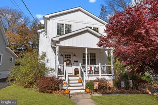 108 W MAPLE AVE, Morrisville, PA 19067