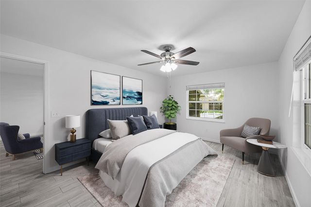 3812 N OAK DRIVE M72, Tampa, FL 33611