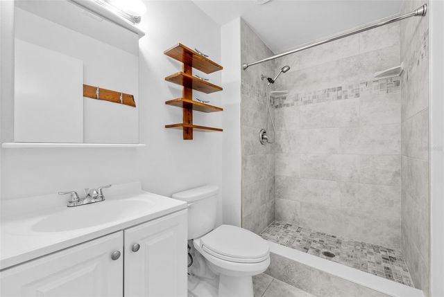 3812 N OAK DRIVE M72, Tampa, FL 33611