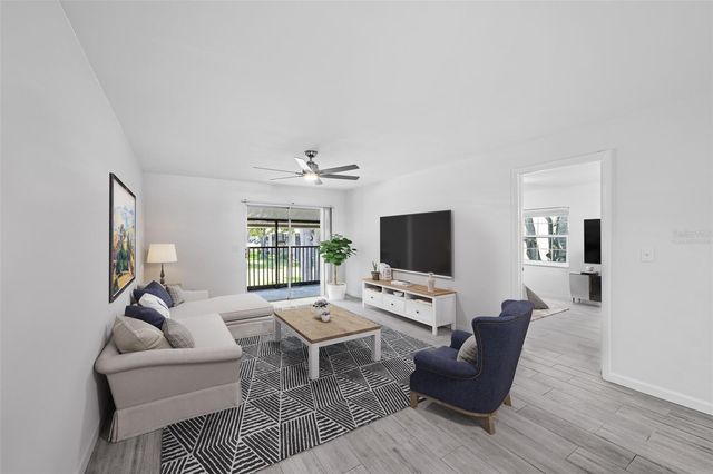 3812 N OAK DRIVE M72, Tampa, FL 33611