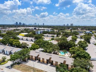 3812 N OAK DRIVE M72, Tampa, FL 33611