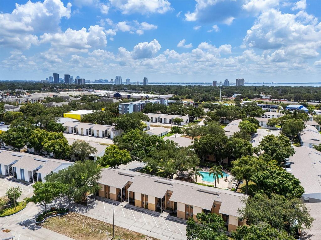 3812 N OAK DRIVE M72, Tampa, FL 33611
