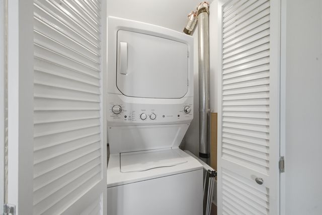 2501 W Bryn Mawr Avenue 308, Chicago, IL 60659