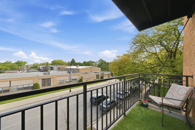 2501 W Bryn Mawr Avenue 308, Chicago, IL 60659