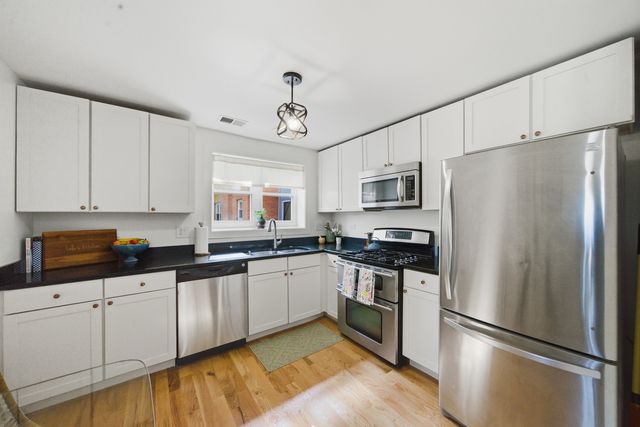 2501 W Bryn Mawr Avenue 308, Chicago, IL 60659